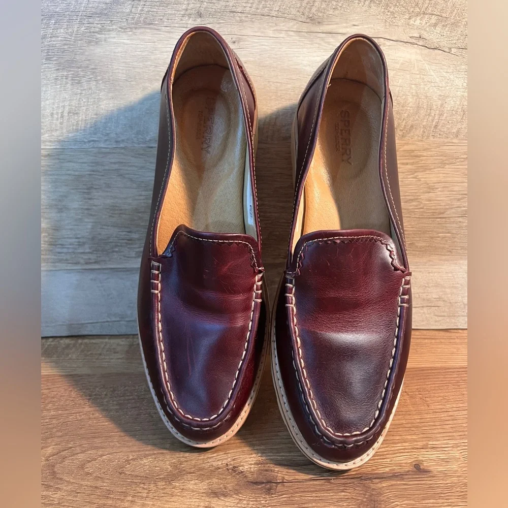 Sperry Women’s Burgundy Leather Loafers — Size 9.5 — Classic &‎ Comfortable